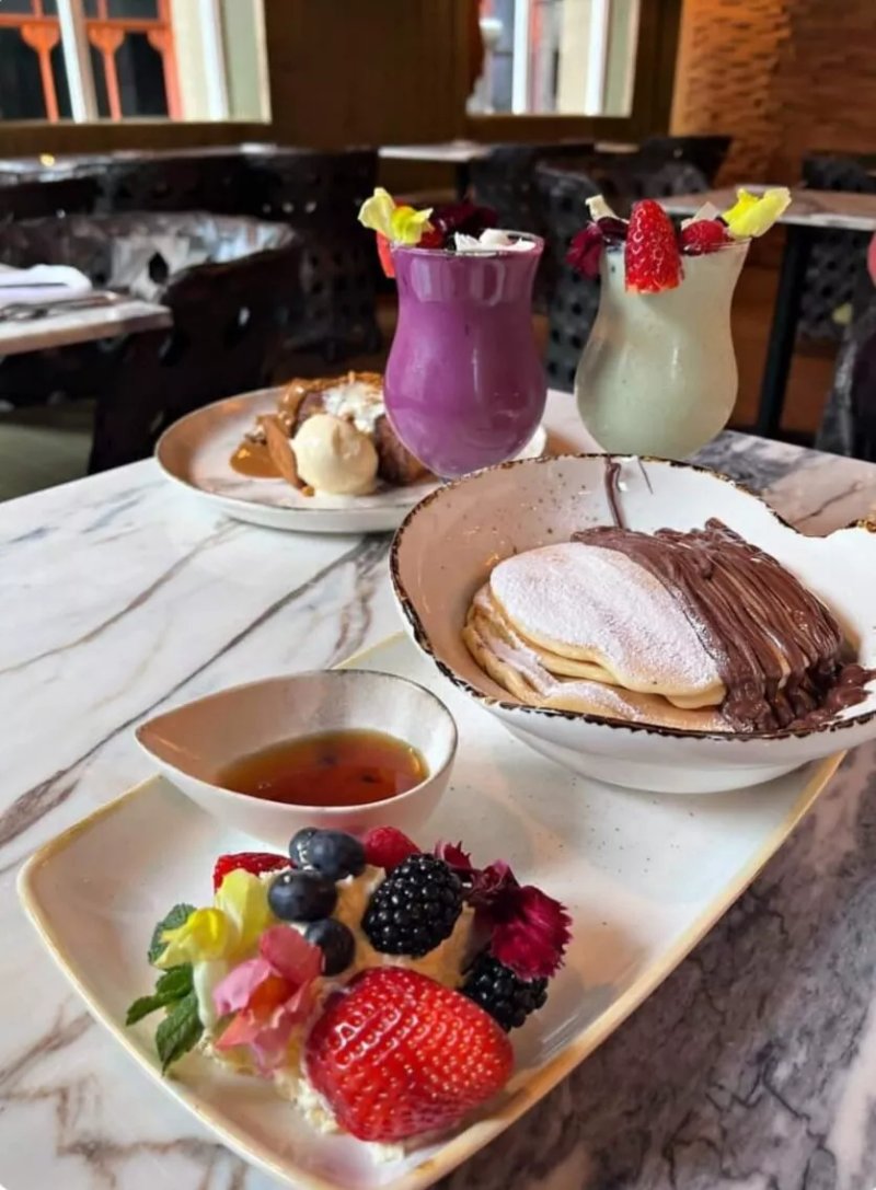 Sir T Gastronomy. Brunch, Restaurant & Bar