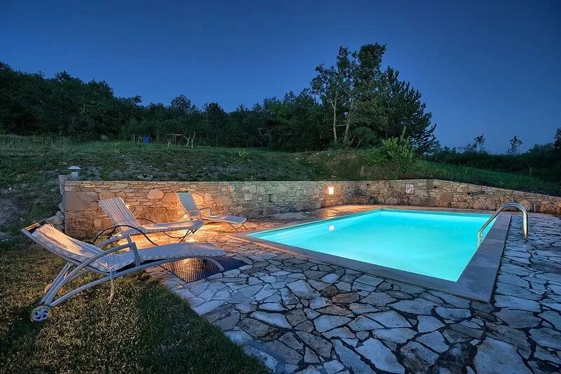 Exclusive Escape - Old Stone House ,Private Pool ,Pet Friendly