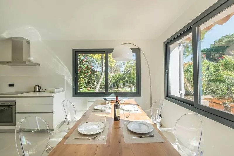 4* apartment located on the ground floor of the villa. 1,000 m2 garden