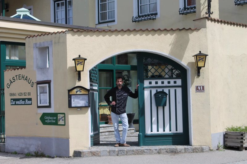 Gastehaus Zur Weissen Rose