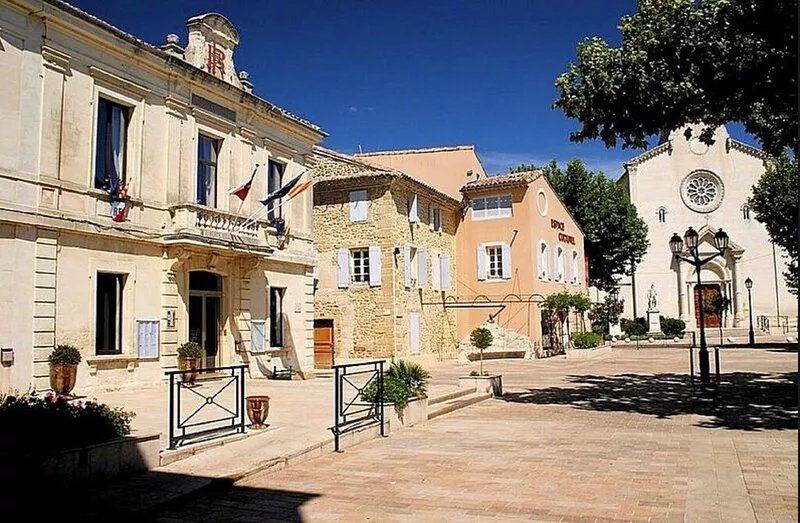 Provence-Charming house with garden and swimming pool, up to 10 people