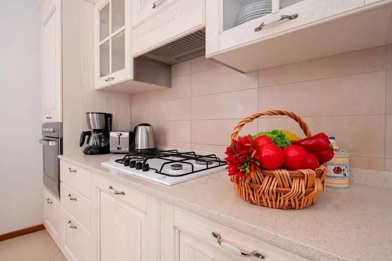 Three Bedroom apartment just off The Arsenal with a large living area