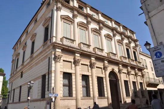 Palazzo Thiene Bonin Longare