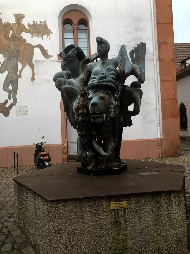 Geschichtsbrunnen