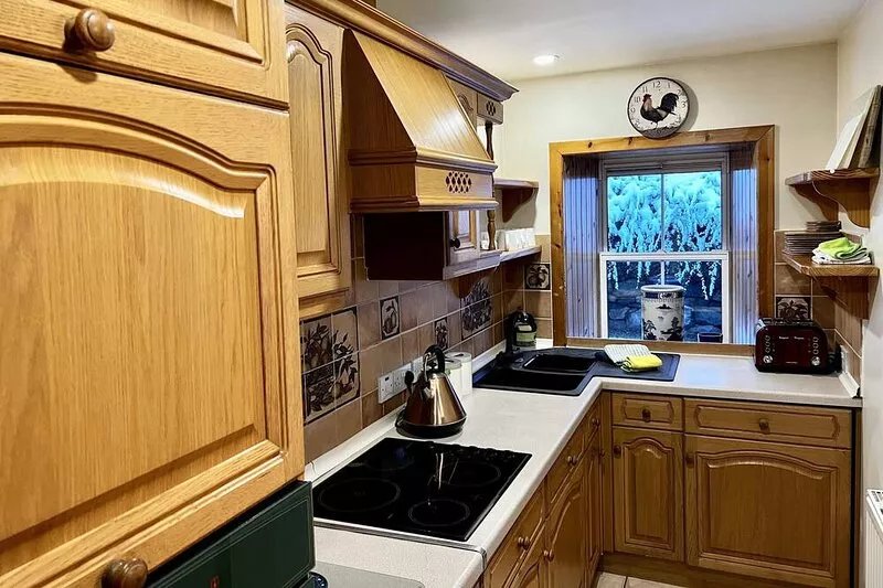 Semi Detached Cottage Sleeps up to 4 guests in 2 bedrooms