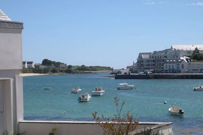 Audierne. plouhinec apartment overlooking the port of Audierne sea view