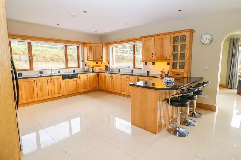 ROSSANEAN, family friendly in Farranfore, County Kerry