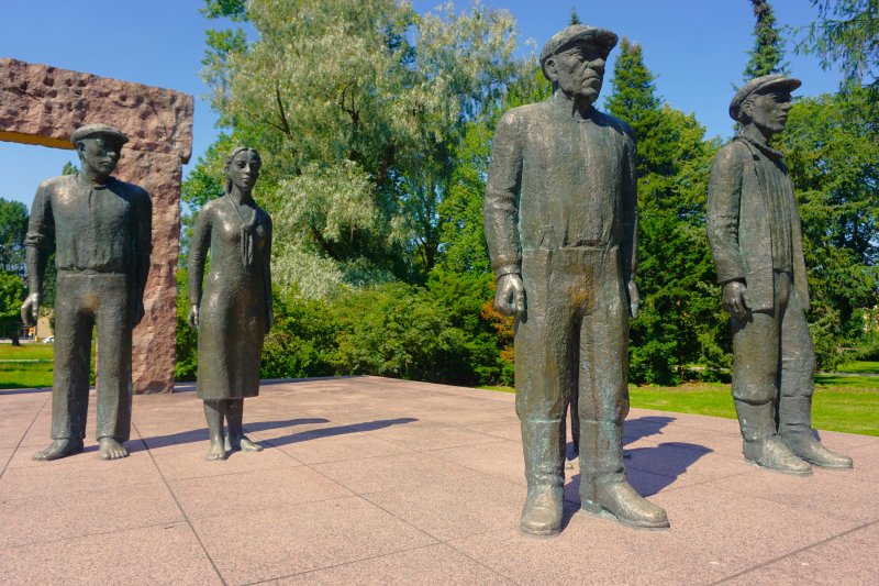 Red Captive Monument