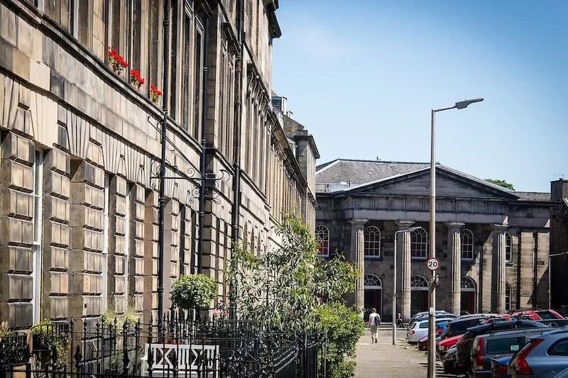 Stay in this tranquil and gorgeous City Centre home, for a unique Edinburgh