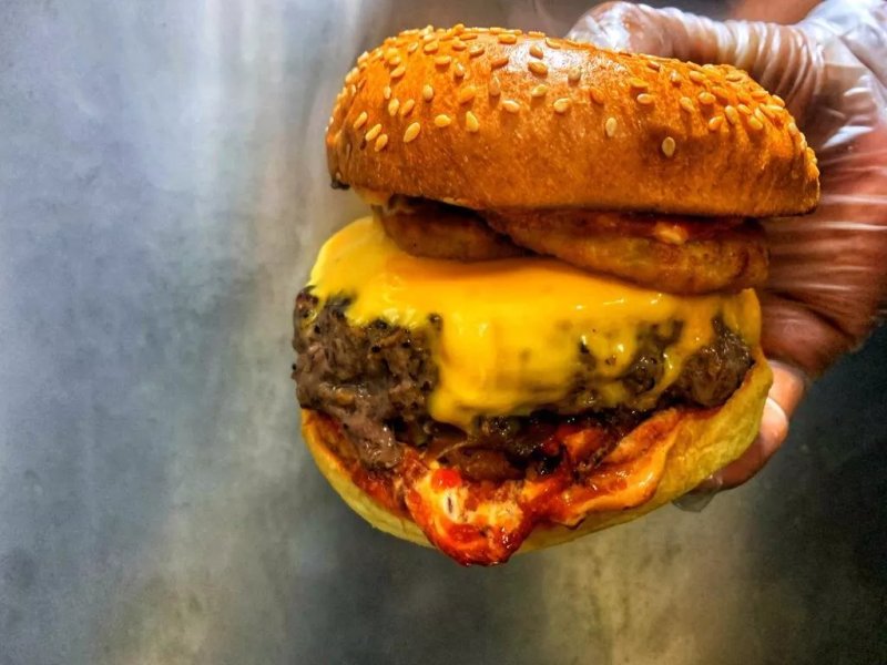 4oz Burgers & Shakes