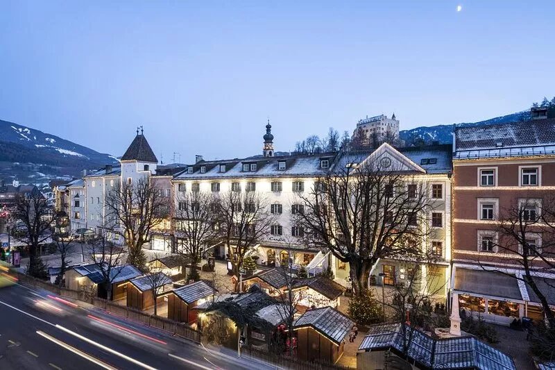Studio Apartment 'Avia Living Maria' with Mountain View, Balcony and Wi-Fi