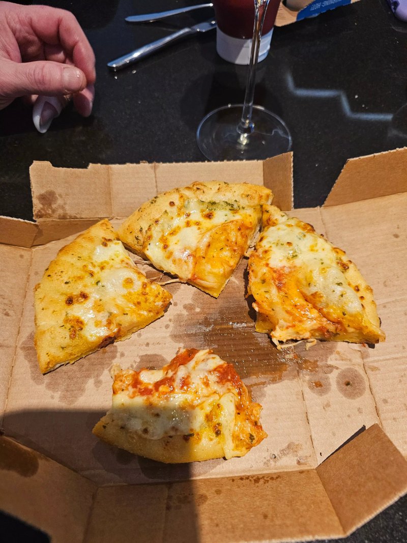 Domino's Pizza - Farnham