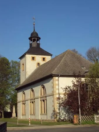 Dorfkirche in Lobmachtersen