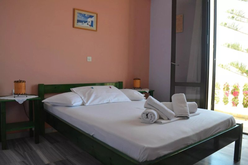 Stelios Zalonis Apartments