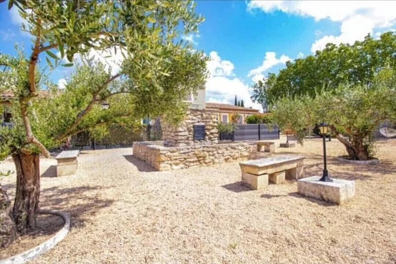 Mazet Provençal Jardinpiscine Parking Privé Fermé