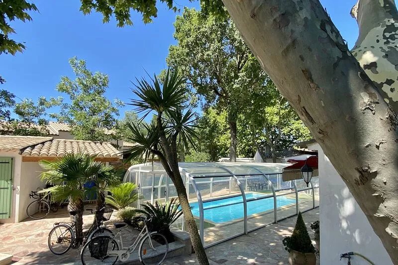 Charming villa great comfort to foot the historic center of Uzes