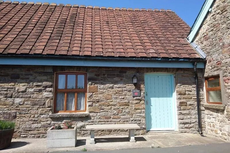 The Dairy - Tyn Cellar Barns