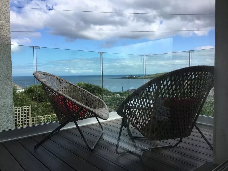 Beautiful views, comfortable house, dog friendly.