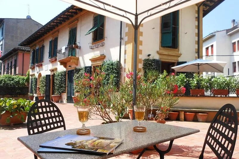 Michele - Intimate and cozy penthhouse in a traditional 1860 Villa