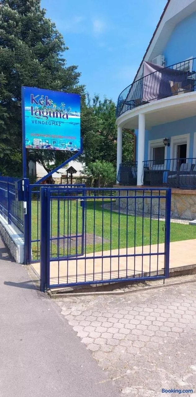 Kek Laguna Vendeghaz