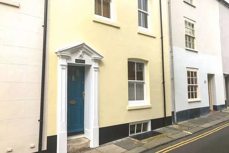 SAMPHIRE, family friendly, country holiday cottage in Deal