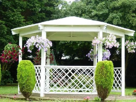 The Swingate Inn and Hotel