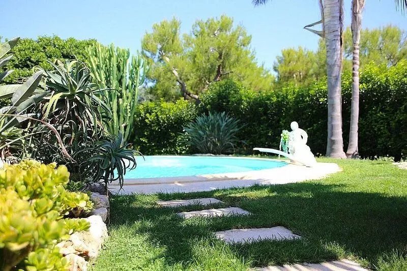 Villa Castalia: A splendid and luminous two-story villa situated in a quiet