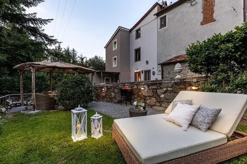 RIO DELLE FATE, a Fairytale Home along the Stream in Vorno, Lucca