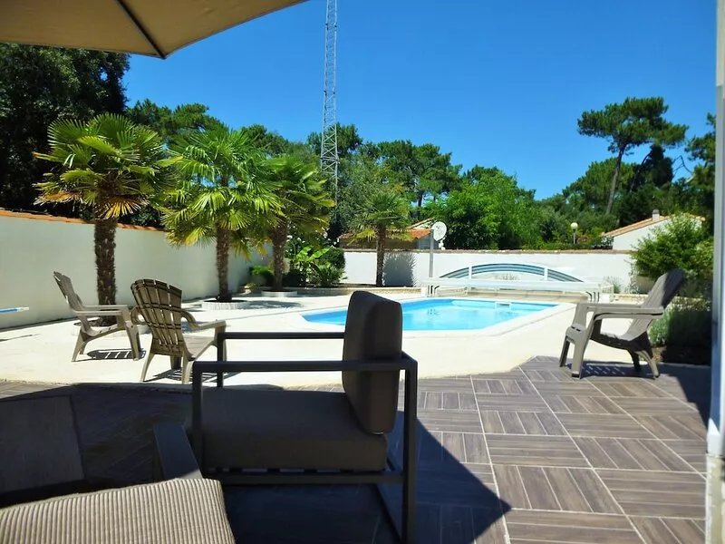 Villa la Palmyre: private heated swimming pool. Air-conditioned villa for 6