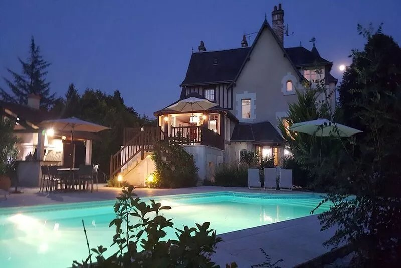 Gîte de Charme swimming pool Jacuzzi near Blois Loire castles Chambord zoo