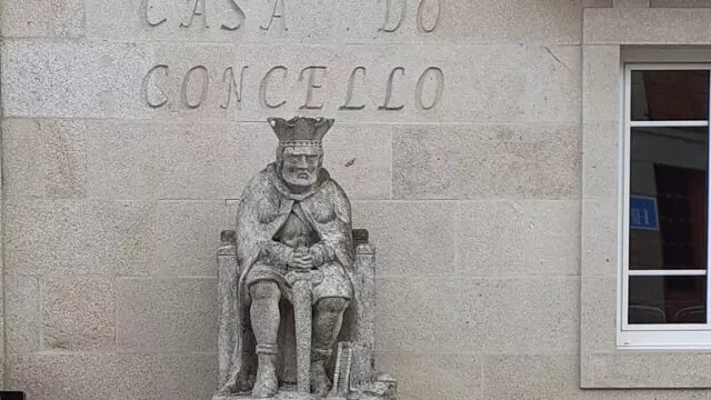 Estatua de Alfonso IX