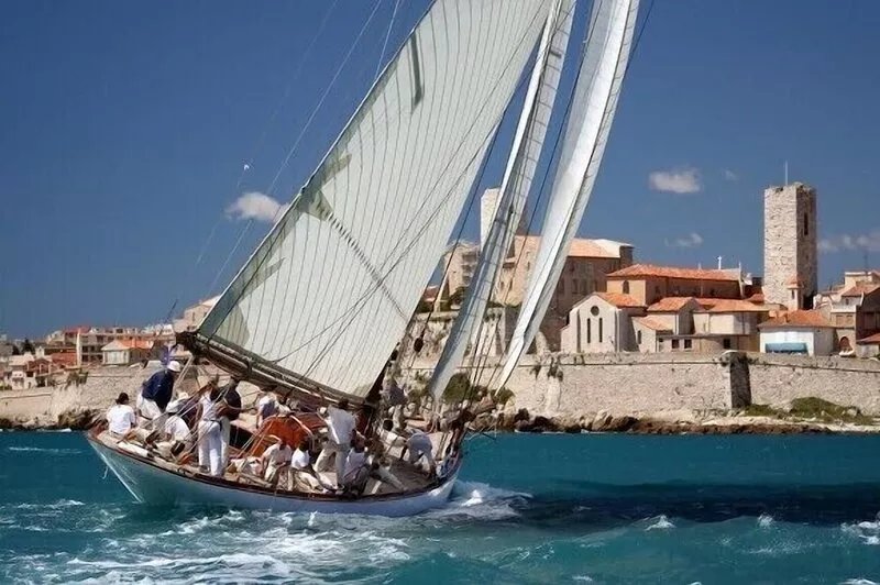Charming XIXth 50m from Port Vauban and the beach