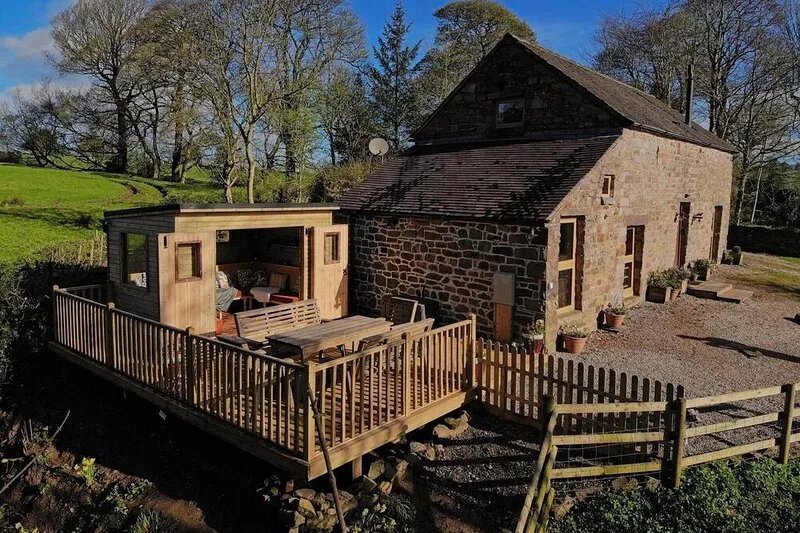 5* STUNNING LUXURIOUS BEAMED COTTAGE - SECLUDED PEACEFUL PEAK DISTRICT LOCATION