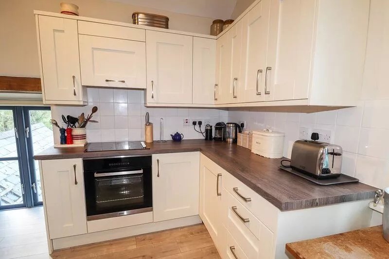 CASTLE MILL, pet friendly, with a garden in Newport, Pembrokeshire