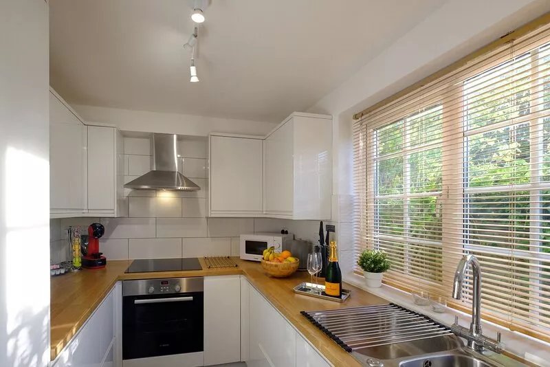 Lovely 2-bedroom apartment, free parking & garden