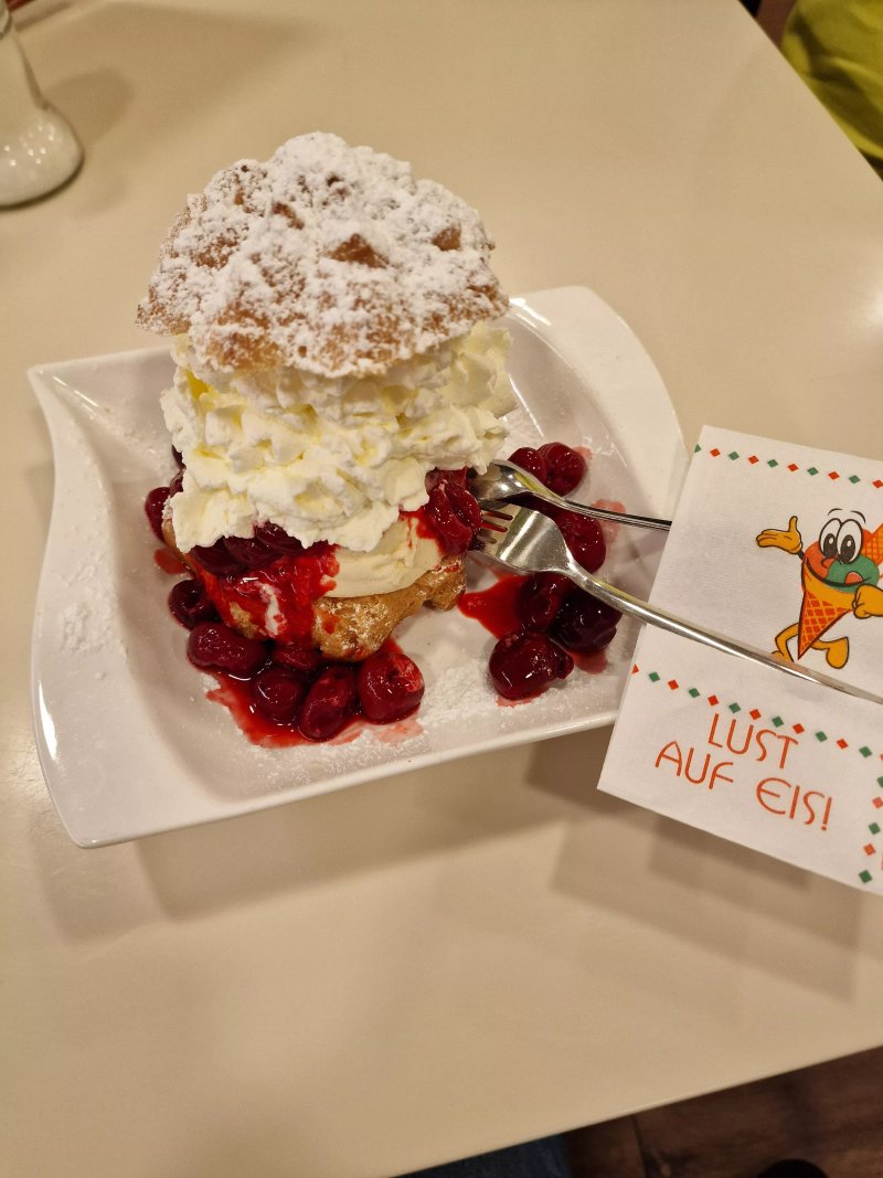 EIS Cafe Venezia