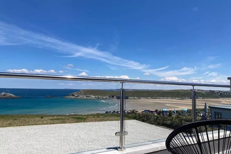 Contemporary apartment with stunning sea view - 10 min from the beach