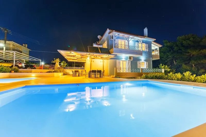Friends & Family House near the beach with two swimming pools (one for children)