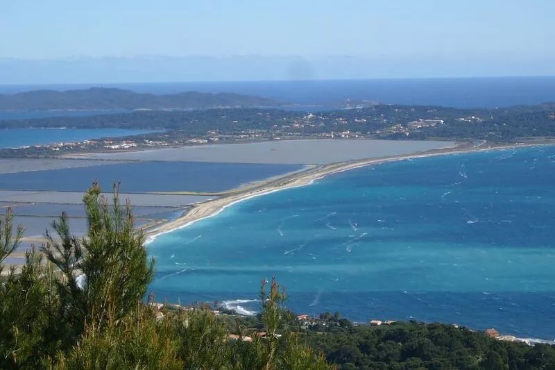 Luxury apartment very 'decor' facing the islands, breathtaking sea view, air
