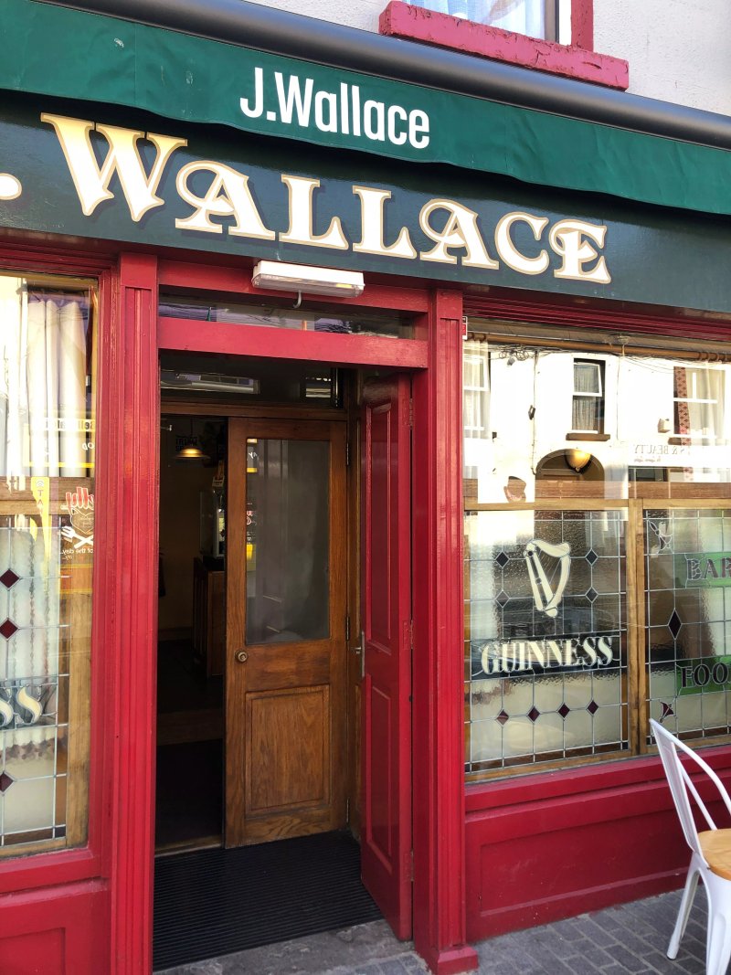 Wallace's Bar