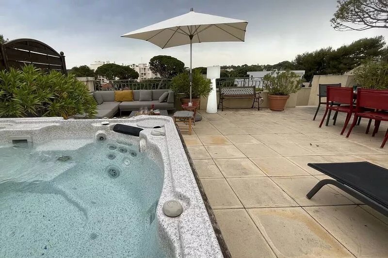 Appartement Avec Toit Terrasse et Jaccuzi