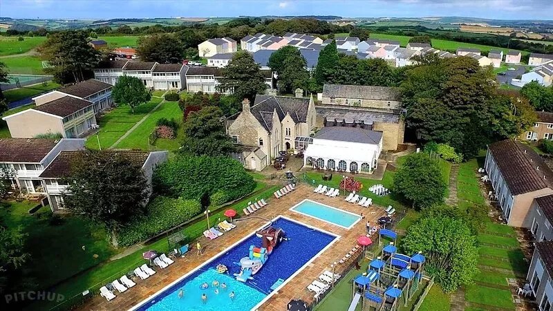 Outstanding 4 Bedroom Open-Plan Lodge.