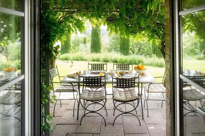 17th Century Farmhouse With Pool And All The Modern Touches