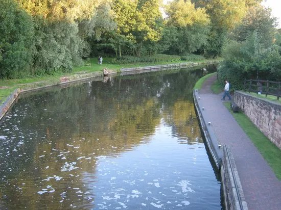 The Bratch Canalside