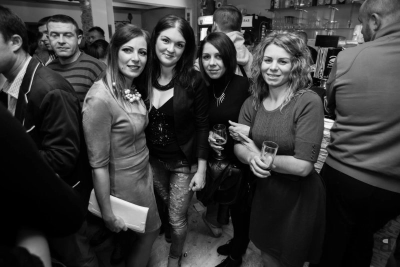 Bar. Bar