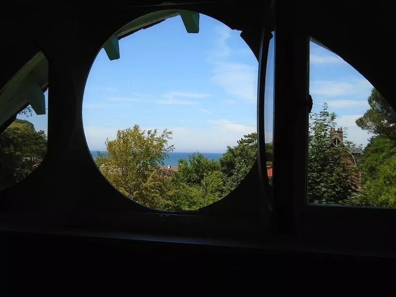 Beautiful Norman apartment in character house 200m from the beach