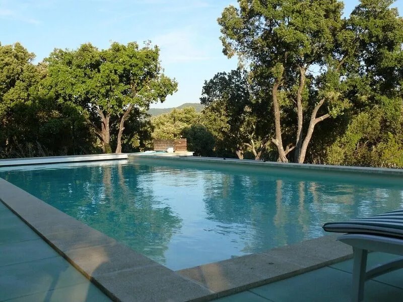 Large villa surrounded by nature in beautiful Provencal website Mont Ventoux
