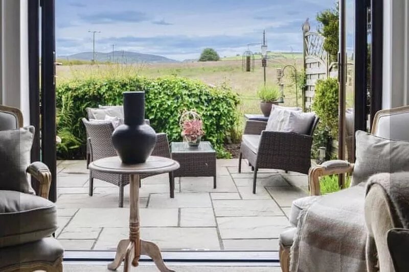 Woodend cottage. Stylish idyllic getaway.