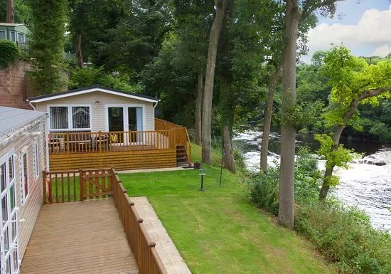 Winston Bridge Riverside Retreat