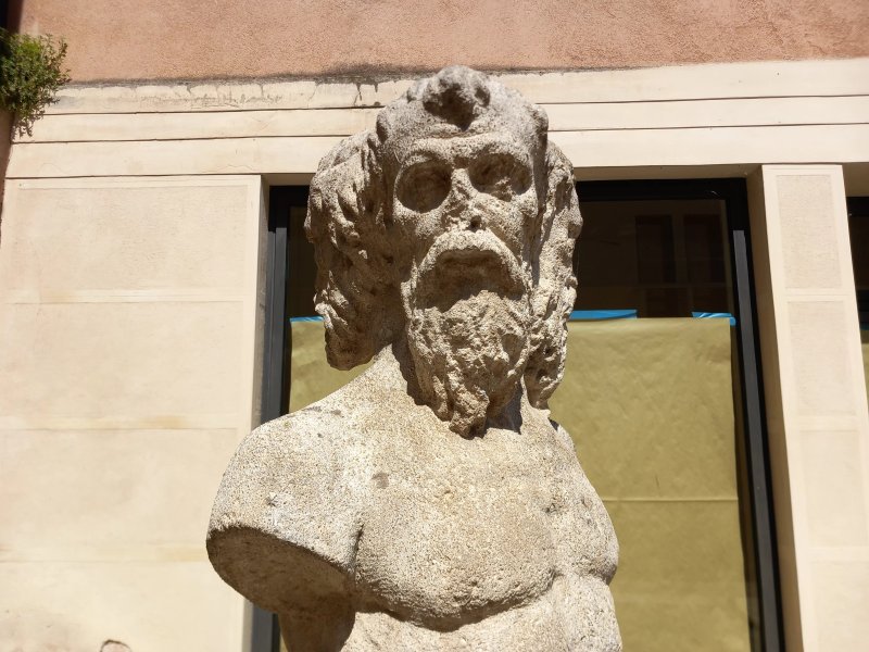Fontana dei tre visi